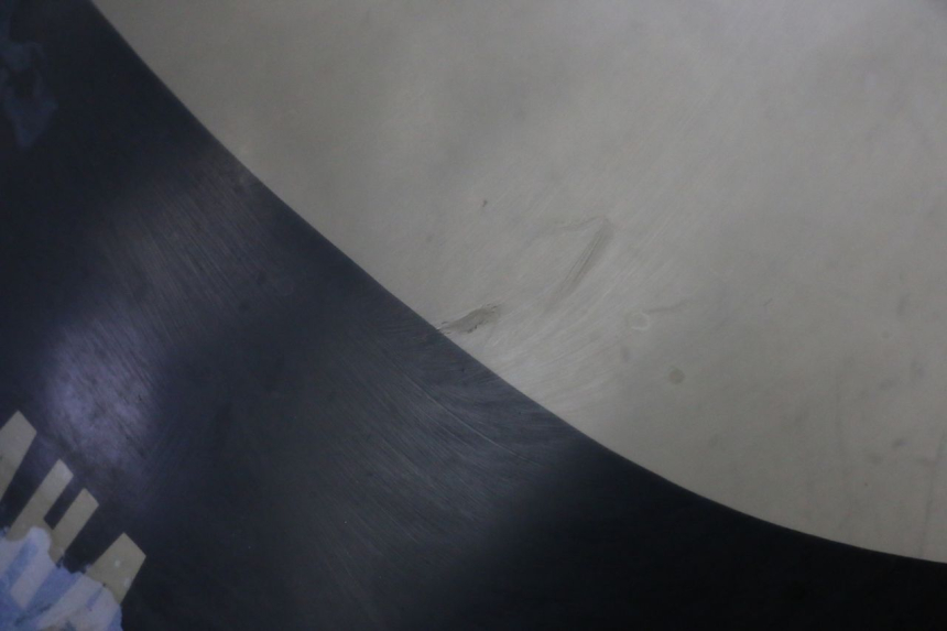 photo de WINDSCHUTZSCHEIBE YAMAHA FJ 36Y 1100 (1984 - 1985) - Zoom auf Gebrauchszustand