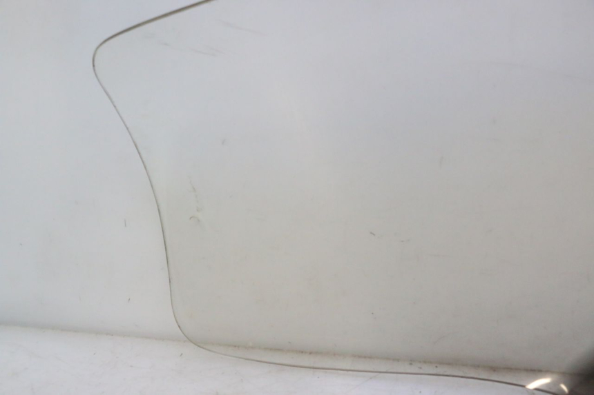 photo de WINDSCHUTZSCHEIBE HONDA FJS SILVER WING SILVERWING 400 (2005 - 2008) - Zoom auf Gebrauchszustand
