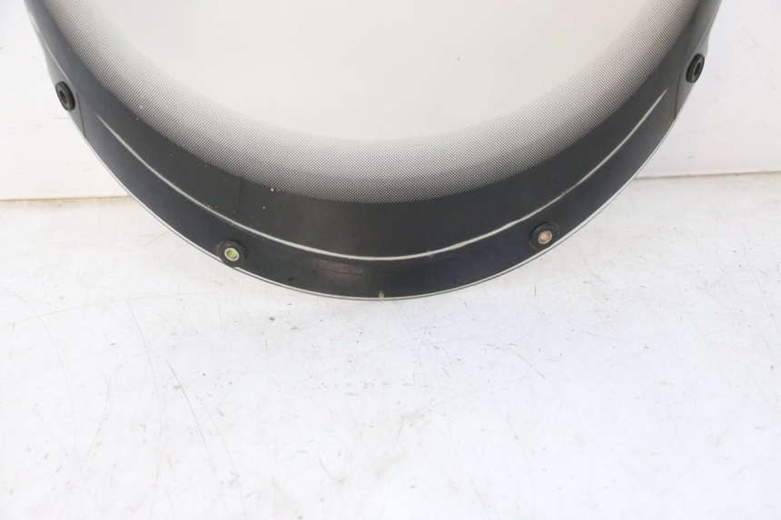 photo de WINDSCHUTZSCHEIBE KYMCO GRAND DINK 125 (2002 - 2007) - Hochauflösende Nahaufnahme