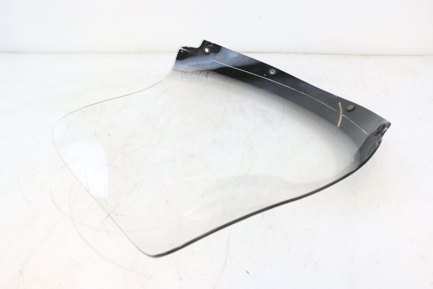 photo de WINDSCHUTZSCHEIBE KYMCO GRAND DINK 125 (2008 - 2014) - Detailansicht des Bauteils
