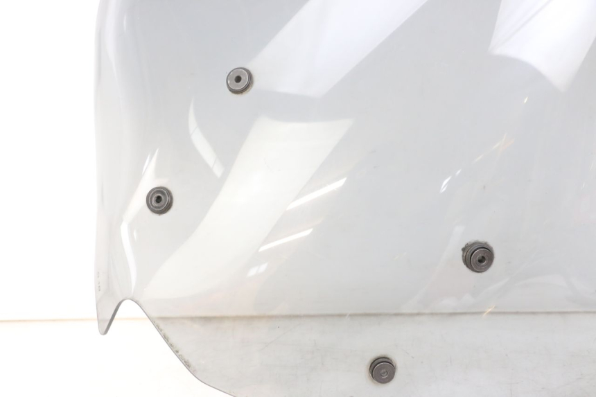 photo de WINDSCHUTZSCHEIBE PIAGGIO MP3 HPE 350 (2018 - 2020) - Fokus auf die Struktur
