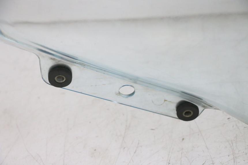 photo de WINDSCHUTZSCHEIBE PIAGGIO MP3 LT 400 (2007 - 2012) - Ergänzendes Produktfoto