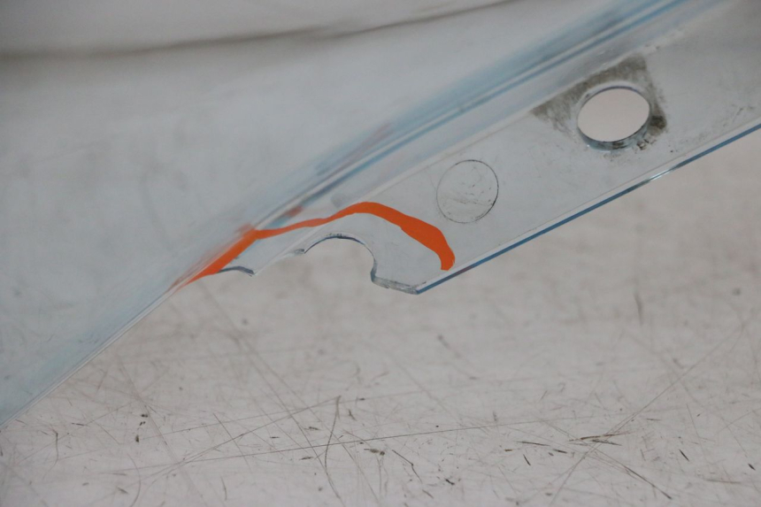 photo de WINDSCHUTZSCHEIBE PIAGGIO MP3 125 (2006 - 2014) - Ergänzendes Produktfoto