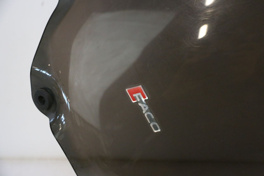 photo de WINDSCHUTZSCHEIBE PIAGGIO MP3 RL 250 (2006 - 2010) - Detaillierte Sichtprüfung
