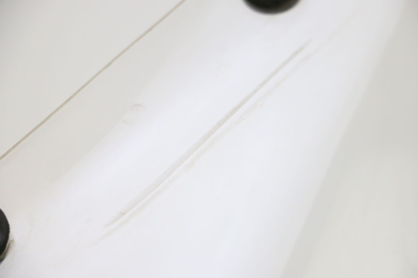 photo de WINDSCHUTZSCHEIBE PIAGGIO MP3 125 (2006 - 2014) - Details der Befestigungspunkte