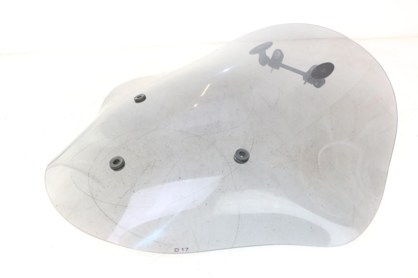 photo de WINDSCHUTZSCHEIBE PIAGGIO MP3 500 (2016 - 2018) - Hochauflösende Nahaufnahme