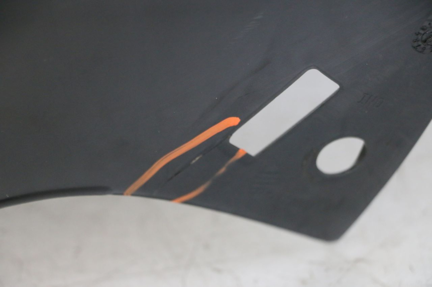 photo de WINDSCHUTZSCHEIBE PEUGEOT ELYSTAR 50 (2002 - 2014) - Hochauflösende Nahaufnahme