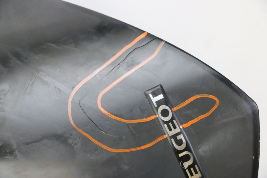 photo de WINDSCHUTZSCHEIBE PEUGEOT ELYSTAR 50 (2002 - 2014) - Detaillierte Sichtprüfung