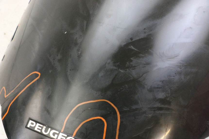 photo de WINDSCHUTZSCHEIBE PEUGEOT ELYSTAR 50 (2002 - 2014) - Zoom auf Gebrauchszustand