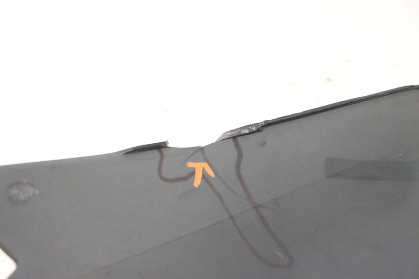 photo de WINDSCHUTZSCHEIBE PEUGEOT ELYSTAR 50 (2002 - 2014) - Details der Befestigungspunkte