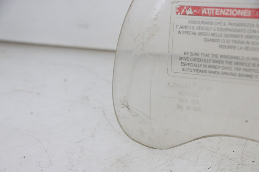 photo de WINDSCHUTZSCHEIBE PIAGGIO VESPA LX IE 125 (2010 - 2012) - Oberflächenzustand und Material