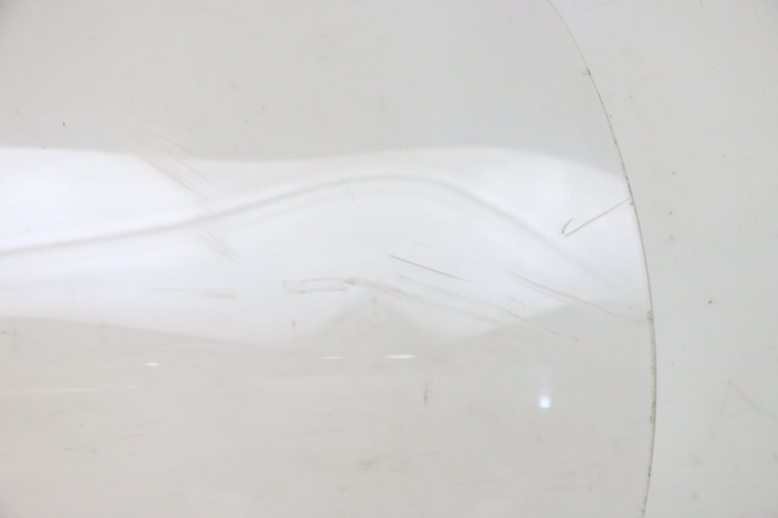 photo de WINDSCHUTZSCHEIBE PEUGEOT SATELIS COMPRESSOR K15 125 (2006 - 2009) - Detaillierte Sichtprüfung