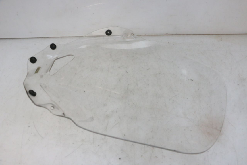 photo de WINDSCHUTZSCHEIBE PEUGEOT SATELIS COMPRESSOR K15 125 (2006 - 2009) - Zoom auf Gebrauchszustand