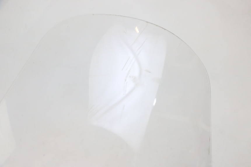 photo de WINDSCHUTZSCHEIBE PEUGEOT SATELIS COMPRESSOR K15 125 (2006 - 2009) - Kennzeichnungen und Originalreferenzen