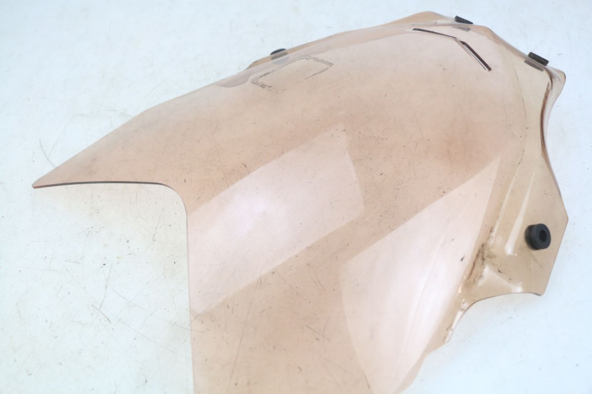 photo de WINDSCHUTZSCHEIBE PEUGEOT SATELIS 125 (2010 - 2012) - Detailansicht des Bauteils