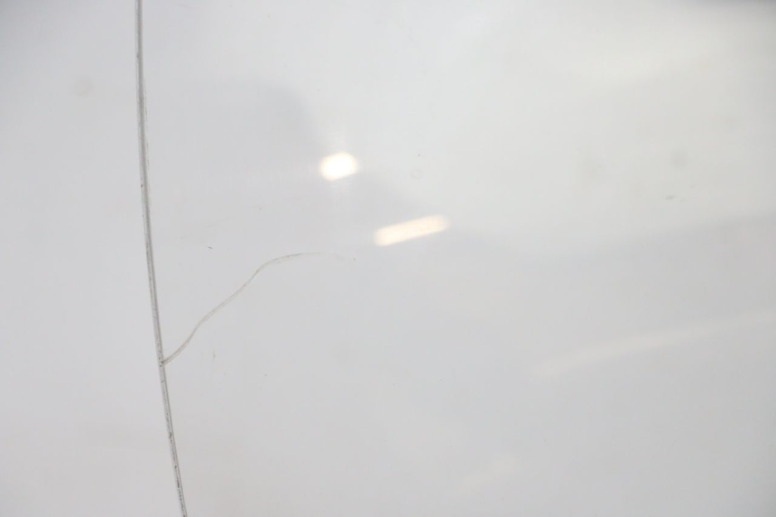 photo de WINDSCHUTZSCHEIBE PEUGEOT SATELIS 125 (2010 - 2012) - Hochauflösende Nahaufnahme