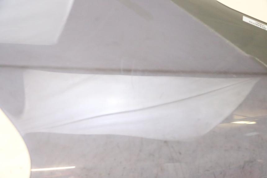 photo de WINDSCHUTZSCHEIBE PEUGEOT SATELIS 125 (2013 - 2018) - Zoom auf Gebrauchszustand