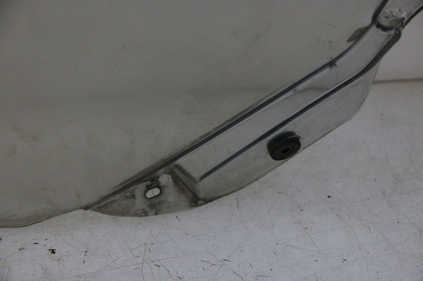 photo de WINDSCHUTZSCHEIBE PEUGEOT SATELIS 125 (2006 - 2009) - Charakteristische Merkmale