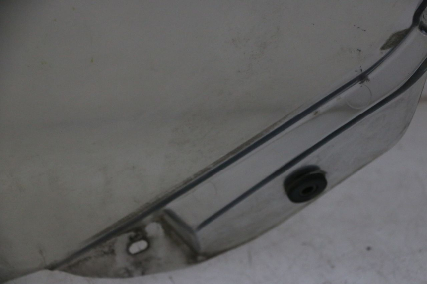 photo de WINDSCHUTZSCHEIBE PEUGEOT SATELIS 125 (2006 - 2009) - Detaillierte Sichtprüfung