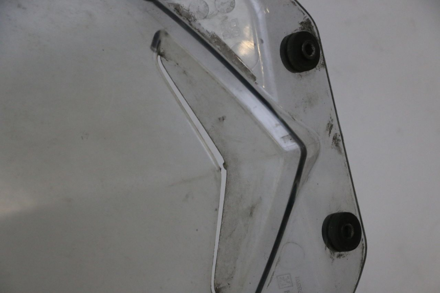 photo de WINDSCHUTZSCHEIBE PEUGEOT SATELIS 125 (2006 - 2009) - Fokus auf die Struktur