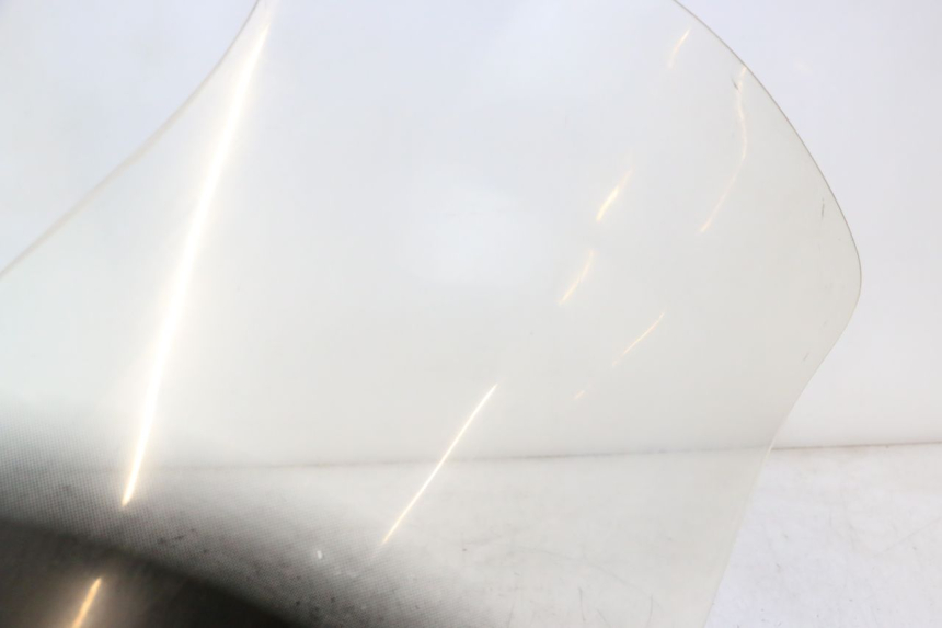 photo de WINDSCHUTZSCHEIBE RAZZO STEED 125 (2012 - 2018) - Fokus auf die Struktur
