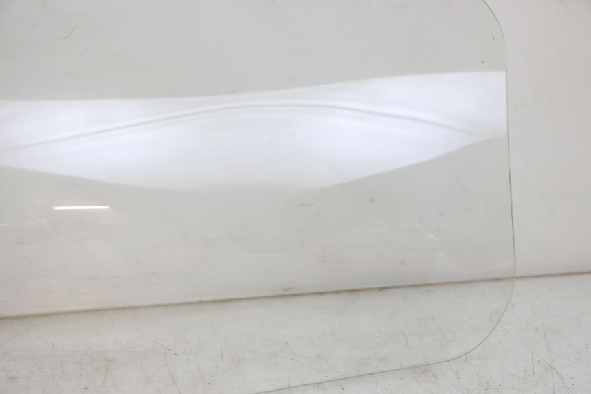 photo de WINDSCHUTZSCHEIBE SUZUKI BURGMAN 125 (2018 - 2021) - Charakteristische Merkmale