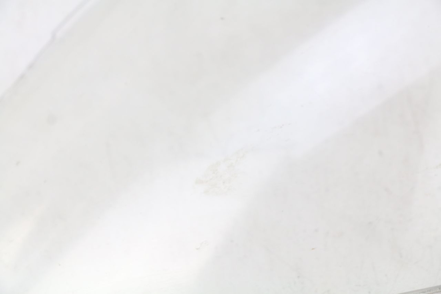 photo de WINDSCHUTZSCHEIBE SUZUKI SV S 650 (1999 - 2002) - Details der Befestigungspunkte