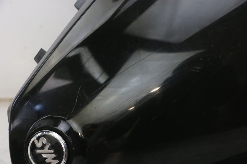 photo de WINDSCHUTZSCHEIBE SYM JET 14 4T 50 (2018 - 2022) - Details der Befestigungspunkte