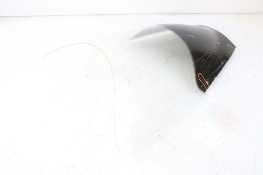 photo de WINDSCHUTZSCHEIBE YAMAHA TDM ABS 900 (2002 - 2014) - Fokus auf die Struktur