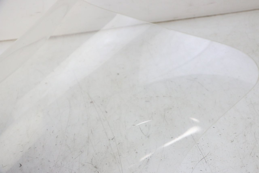 photo de WINDSCHUTZSCHEIBE YAMAHA TDM ABS 900 (2002 - 2014) - Technische Nahaufnahme