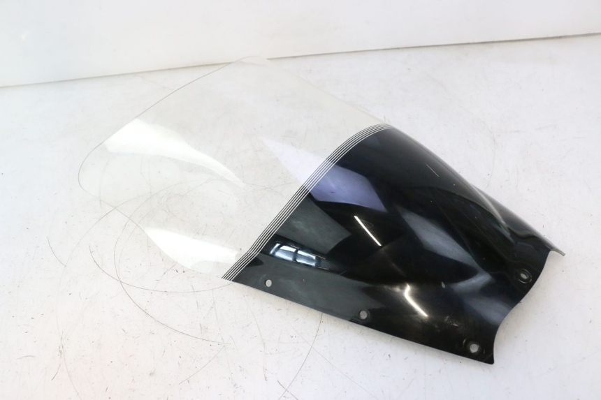 photo de WINDSCHUTZSCHEIBE YAMAHA TDM ABS 900 (2002 - 2014) - Details der Befestigungspunkte