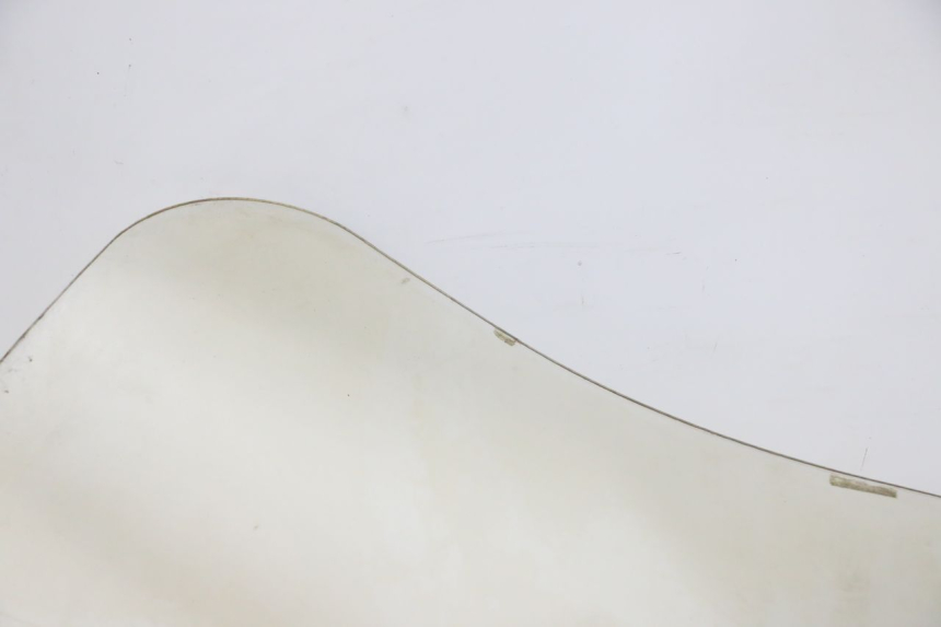 photo de WINDSCHUTZSCHEIBE SUZUKI UH BURGMAN 125 (2002 - 2006) - Hochauflösende Nahaufnahme