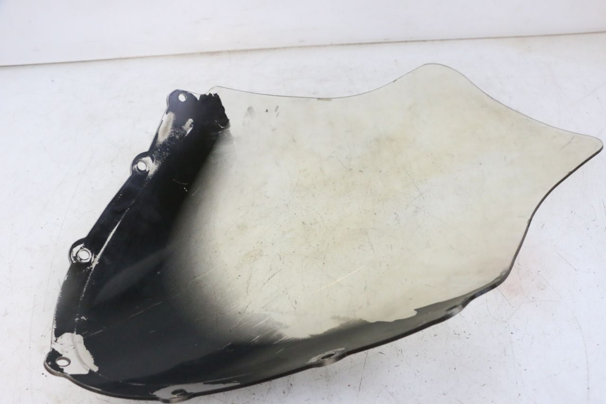 photo de WINDSCHUTZSCHEIBE SUZUKI UH BURGMAN 125 (2002 - 2006) - Details der Befestigungspunkte