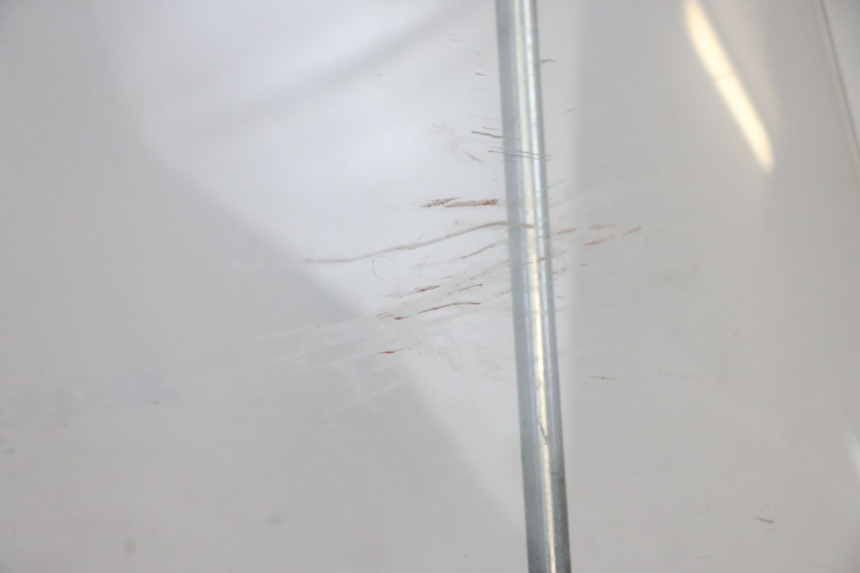 photo de WINDSCHUTZSCHEIBE PIAGGIO VESPA GTS SUPER IE 125 (2009 - 2016) - Detaillierte Sichtprüfung