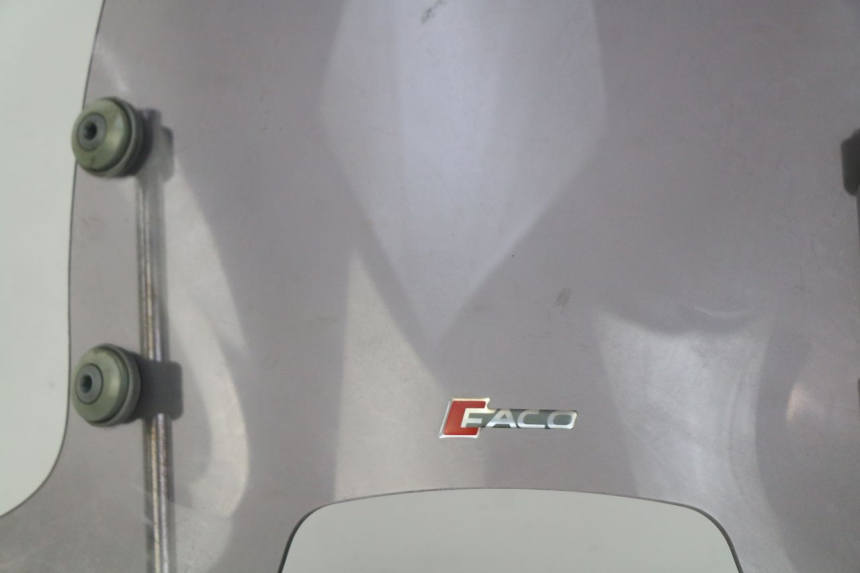 photo de WINDSCHUTZSCHEIBE PIAGGIO VESPA SPRINT 2T 50 (2014 - 2018) - Hochauflösende Nahaufnahme