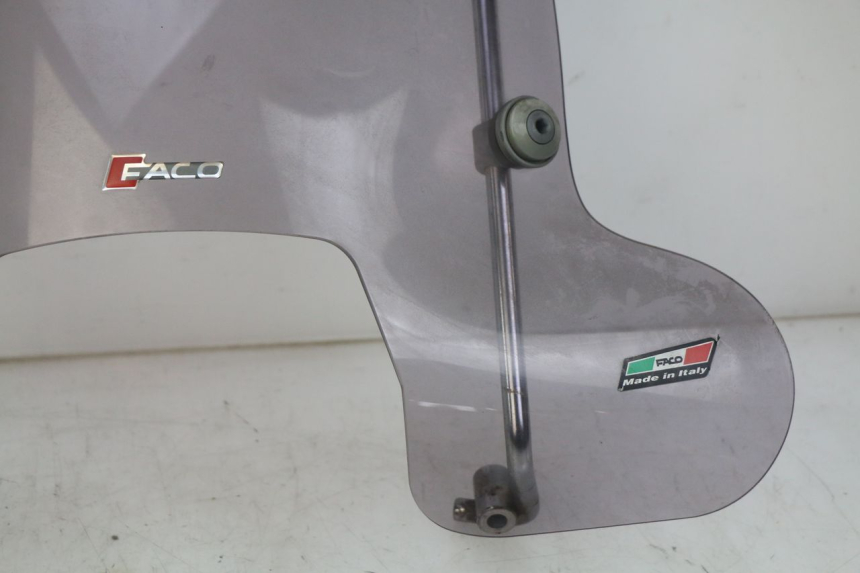 photo de WINDSCHUTZSCHEIBE PIAGGIO VESPA SPRINT 2T 50 (2014 - 2018) - Ergänzendes Produktfoto