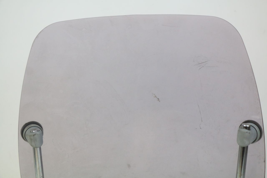 photo de WINDSCHUTZSCHEIBE PIAGGIO VESPA SPRINT 2T 50 (2014 - 2018) - Technische Nahaufnahme