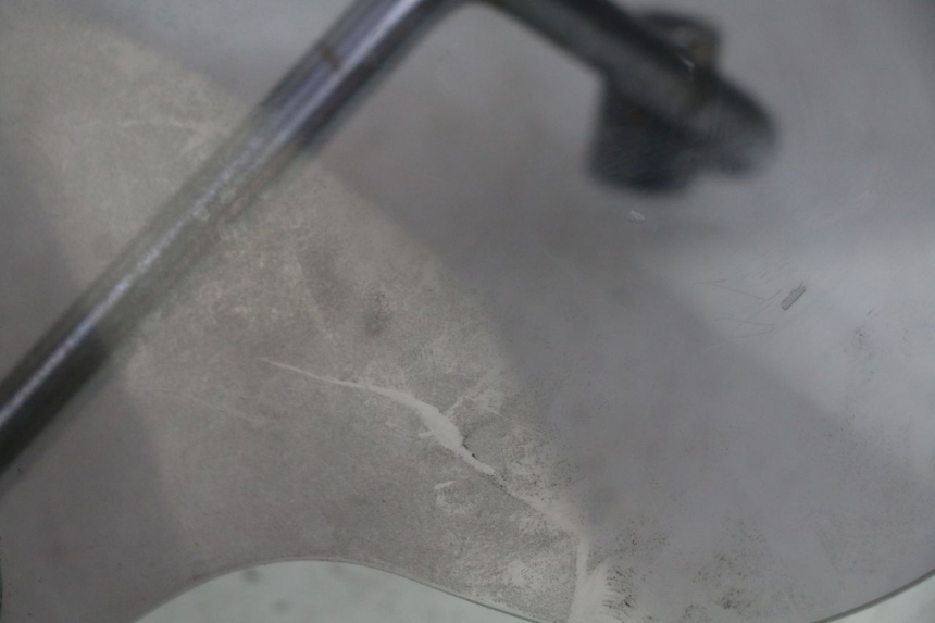 photo de WINDSCHUTZSCHEIBE PIAGGIO VESPA SPRINT 2T 50 (2014 - 2018) - Details der Befestigungspunkte