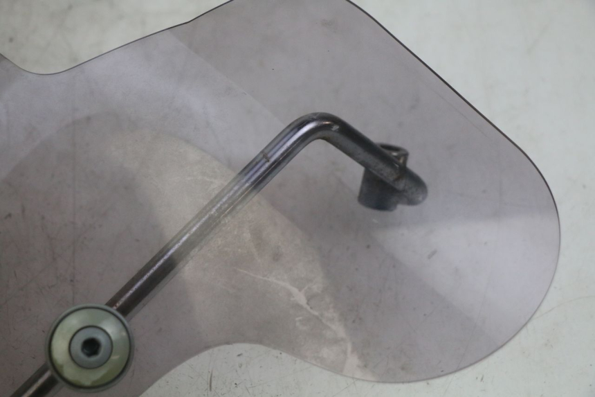 photo de WINDSCHUTZSCHEIBE PIAGGIO VESPA SPRINT 2T 50 (2014 - 2018) - Oberflächenzustand und Material