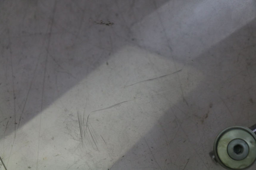 photo de WINDSCHUTZSCHEIBE PIAGGIO VESPA SPRINT 2T 50 (2014 - 2018) - Kennzeichnungen und Originalreferenzen