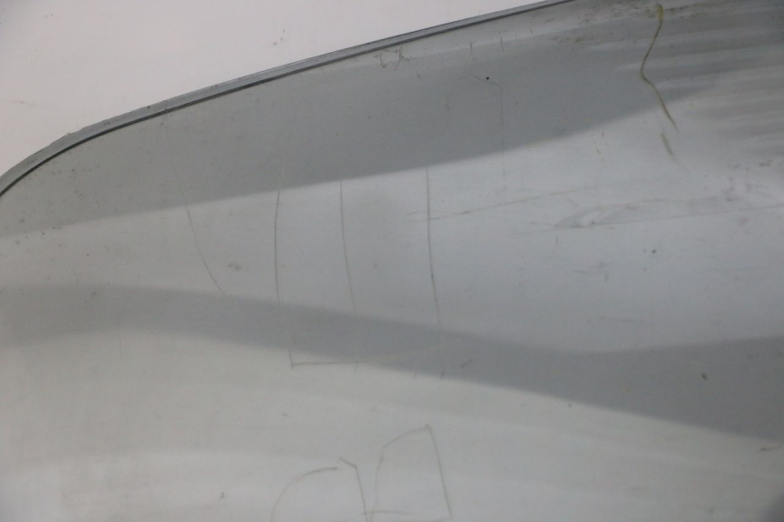 photo de WINDSCHUTZSCHEIBE YAMAHA X-MAX XMAX ABS 250 (2010 - 2012) - Detaillierte Sichtprüfung