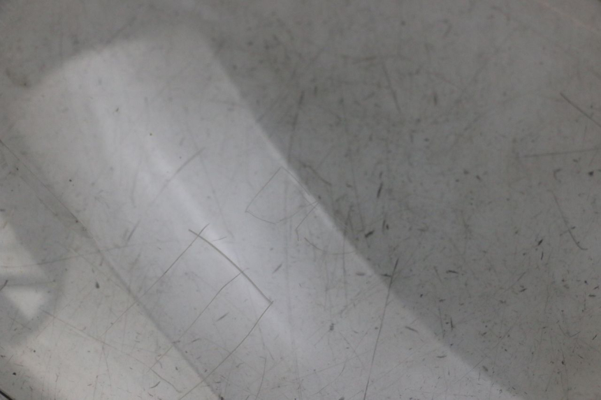 photo de WINDSCHUTZSCHEIBE YAMAHA X-MAX XMAX ABS 250 (2010 - 2012) - Details der Befestigungspunkte