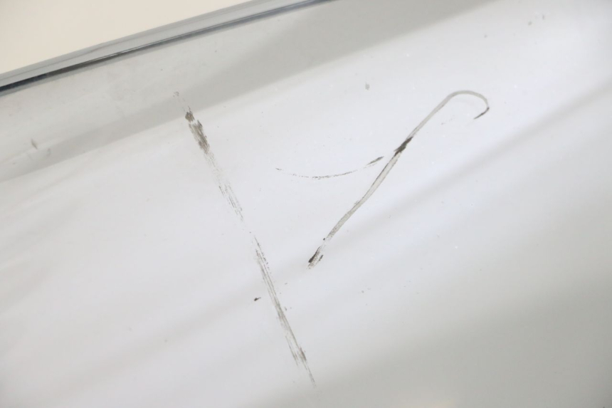 photo de WINDSCHUTZSCHEIBE YAMAHA X-MAX XMAX 125 (2010 - 2013) - Details der Befestigungspunkte