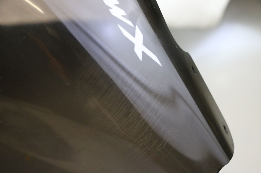 photo de WINDSCHUTZSCHEIBE YAMAHA X-MAX XMAX 125 (2010 - 2013) - Technische Nahaufnahme