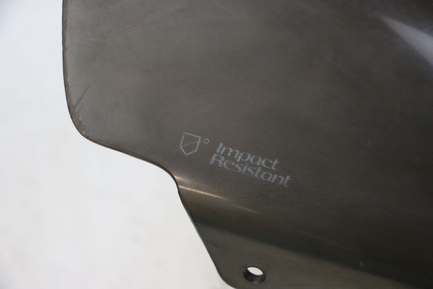 photo de WINDSCHUTZSCHEIBE YAMAHA X-MAX XMAX 125 (2010 - 2013) - Details der Befestigungspunkte