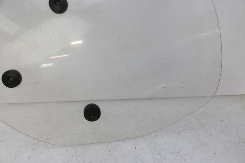 photo de WINDSCHUTZSCHEIBE PIAGGIO X9 EVOLUTION 125 (2003 - 2007) - Detailansicht des Bauteils