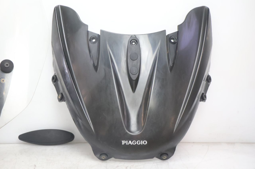 photo de WINDSCHUTZSCHEIBE PIAGGIO X9 EVOLUTION 125 (2003 - 2007) - Oberflächenzustand und Material