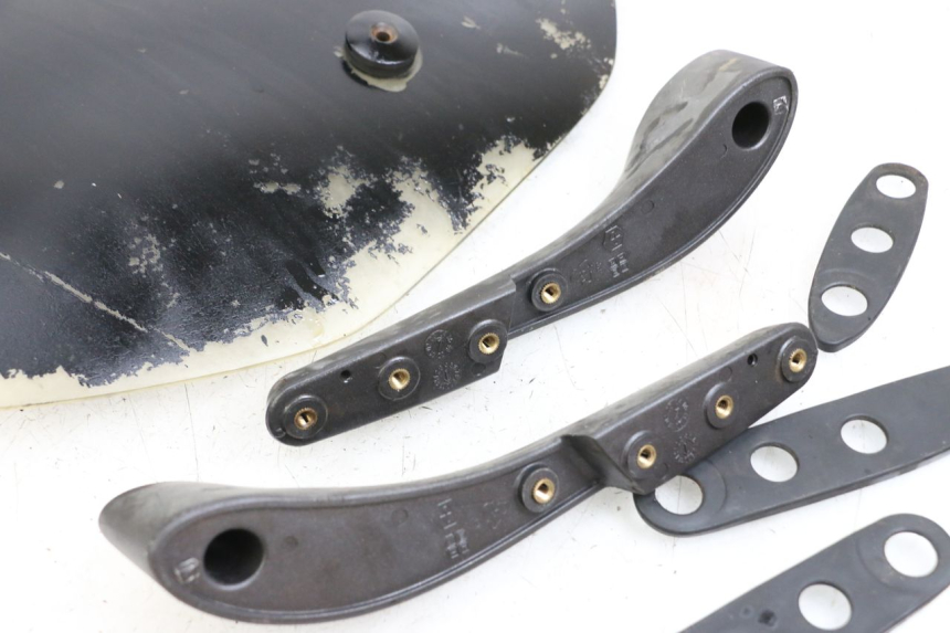 photo de WINDSCHUTZSCHEIBE PIAGGIO X9 125 (2000 - 2003) - Technische Nahaufnahme