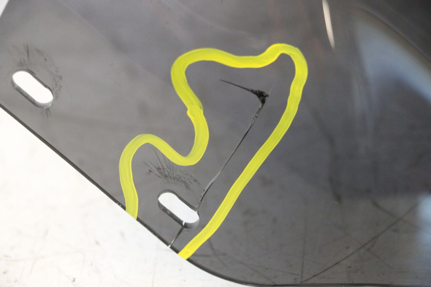photo de WINDSCHUTZSCHEIBE YAMAHA XJR 1300 (1998 - 2002) - Oberflächenzustand und Material