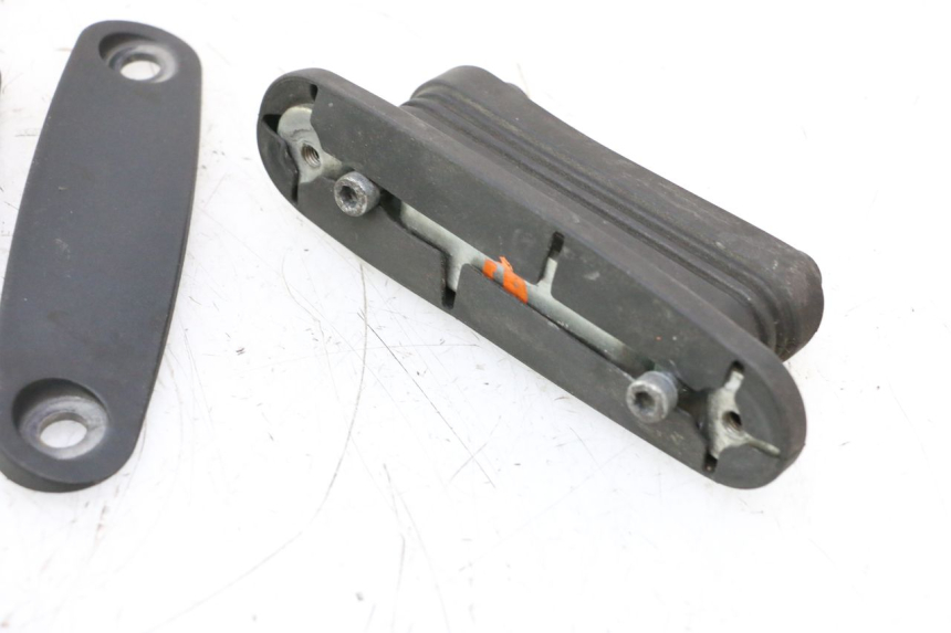 photo de WINDSCHUTZSCHEIBE YAMAHA YP MAJESTY 125 (1998 - 2001) - Detailansicht des Bauteils